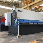 гидравликалық кесу машинасы 2500 мм 12 мм болат табақ кесу машинасы