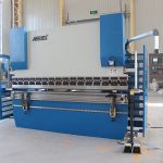 Wc67y 40t фарфор қапшықтың қолмен жиналмалы машинасын қолмен жұмыс жасайды, тежегішпен жұмыс істейді, стақандағы майдалау